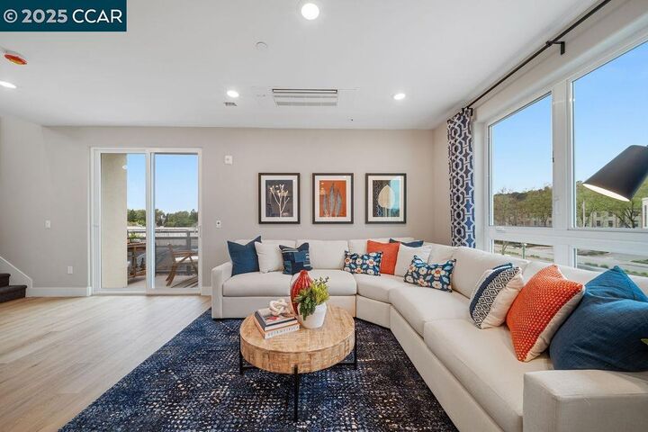 27264 Cosmo Ct  Hayward CA 94541 photo