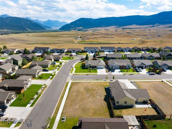 Property Photo: 903 Meriwether Dr East E MT 59047