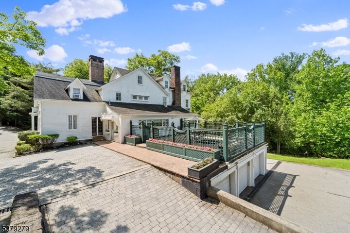 Property Photo: 9 E Saddle River Rd NJ 07458