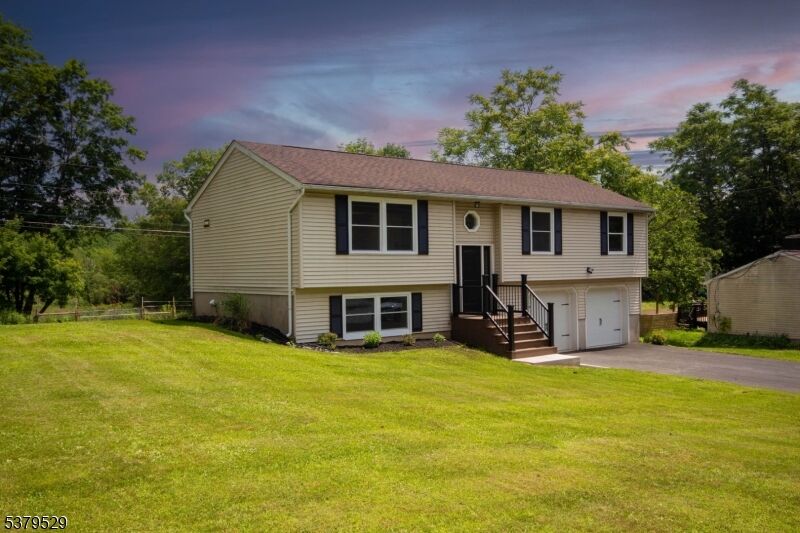 Property Photo:  18 Fernwood Rd  NJ 07461 