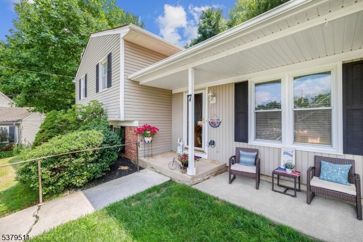 Property Photo: 7 Doreen Ct NJ 07866