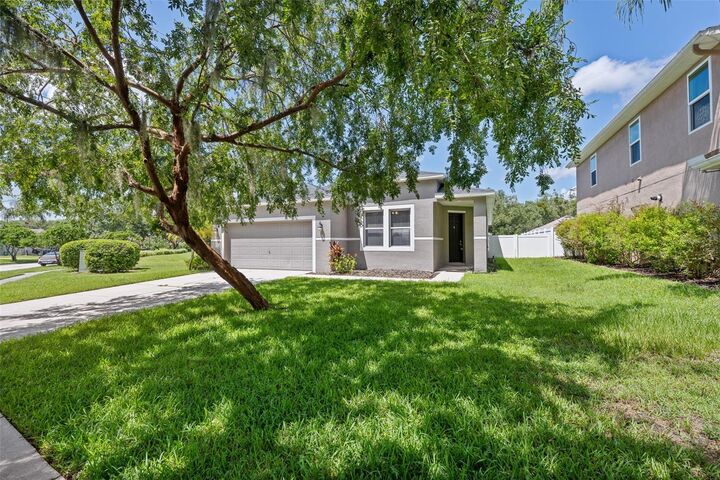 Property Photo: 5713 Hawkpark Boulevard FL 33547