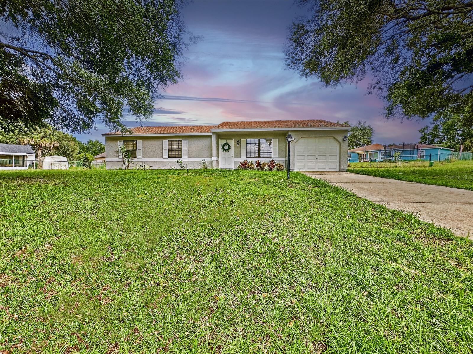 Property Photo: 328 Oak Track Run FL 34472