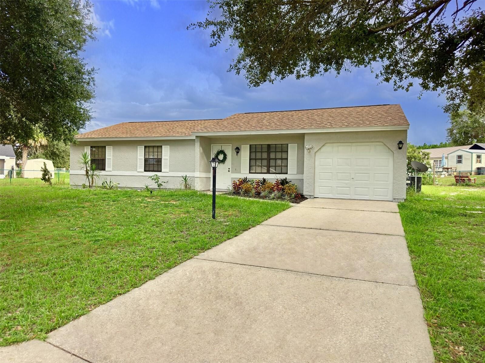 Property Photo: 328 Oak Track Run FL 34472