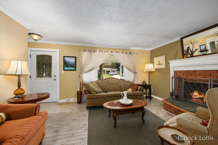 Property Photo:  583 Kingsbury Street NW  MI 49544
