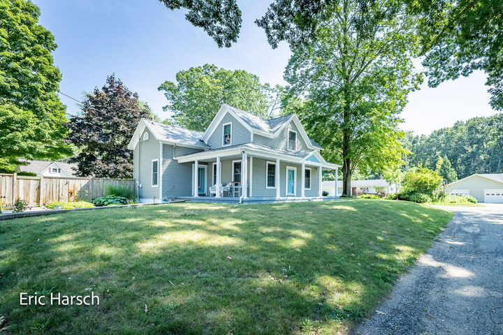 Property Photo:  122 W Obell Street  MI 49461 