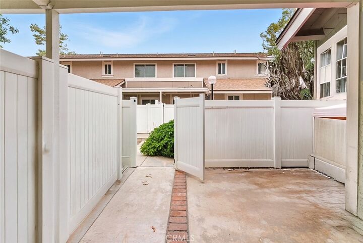 Property Photo:  1650 S Campus Avenue 41  CA 91761 