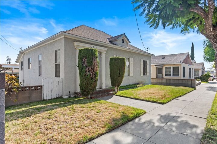Property Photo:  12512 Broadway  CA 90601 