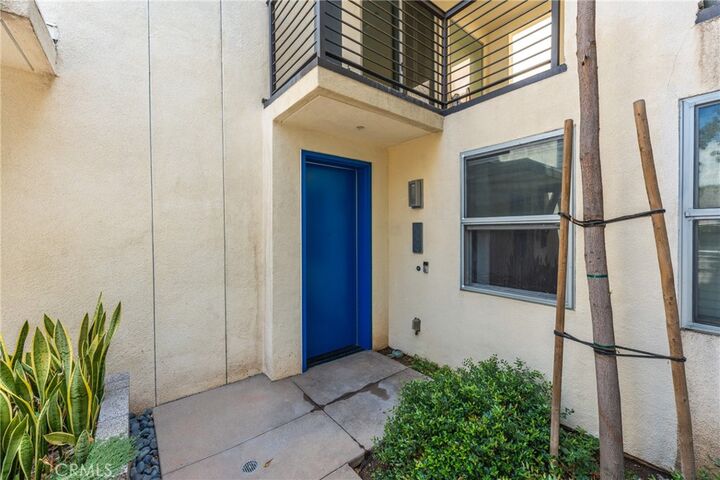 Property Photo:  1009 Roble Place  CA 90640 