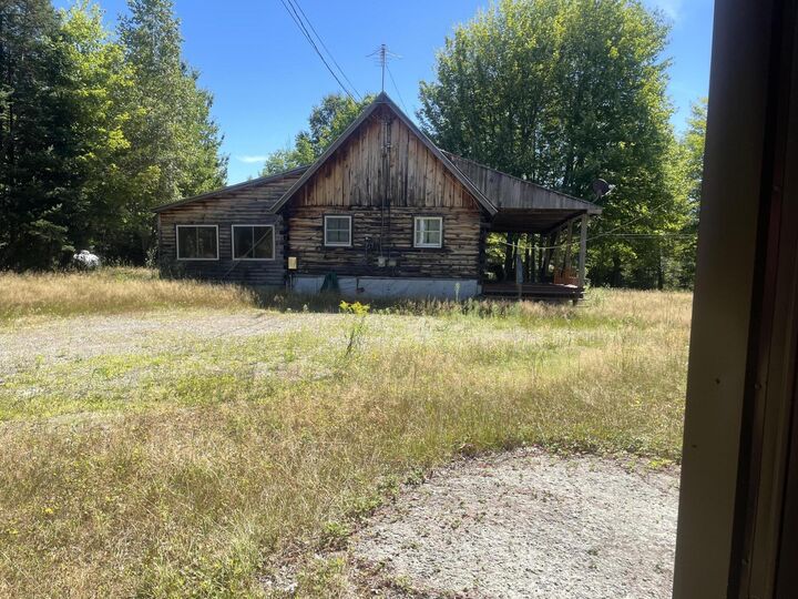 Property Photo: 208 Chadbourne Road ME 04942