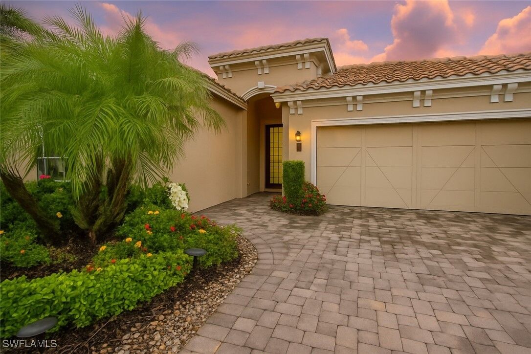 Property Photo:  1465 Serrano Circle  FL 34105