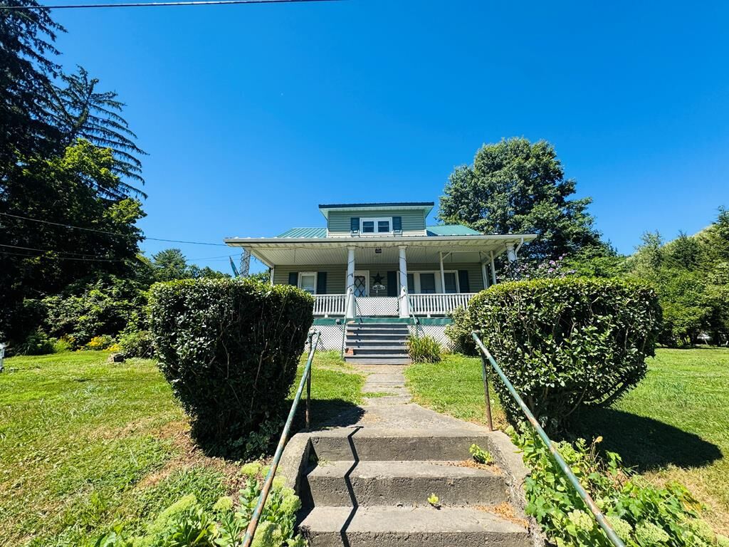 Property Photo: 1044 S Main St PA 18848