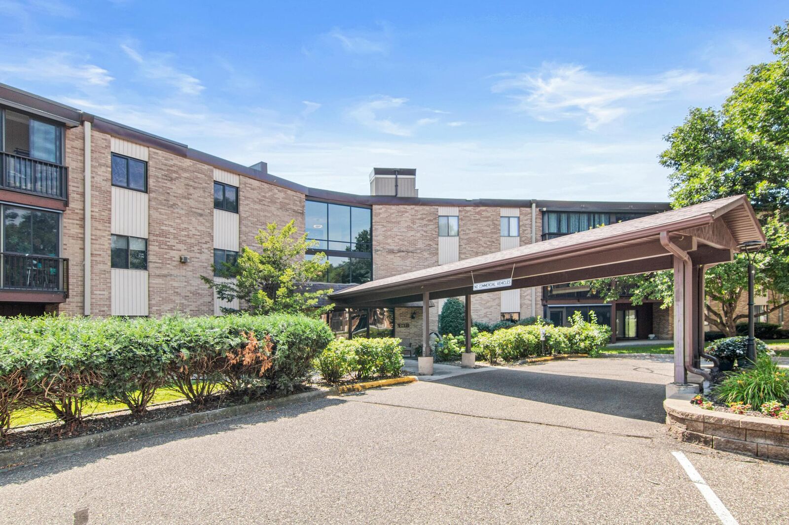 Property Photo:  2670 Oxford Street N 230  MN 55113 