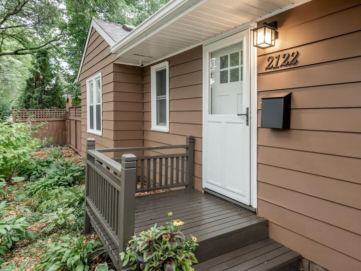 Property Photo: 2122 Lincoln Avenue MN 55105