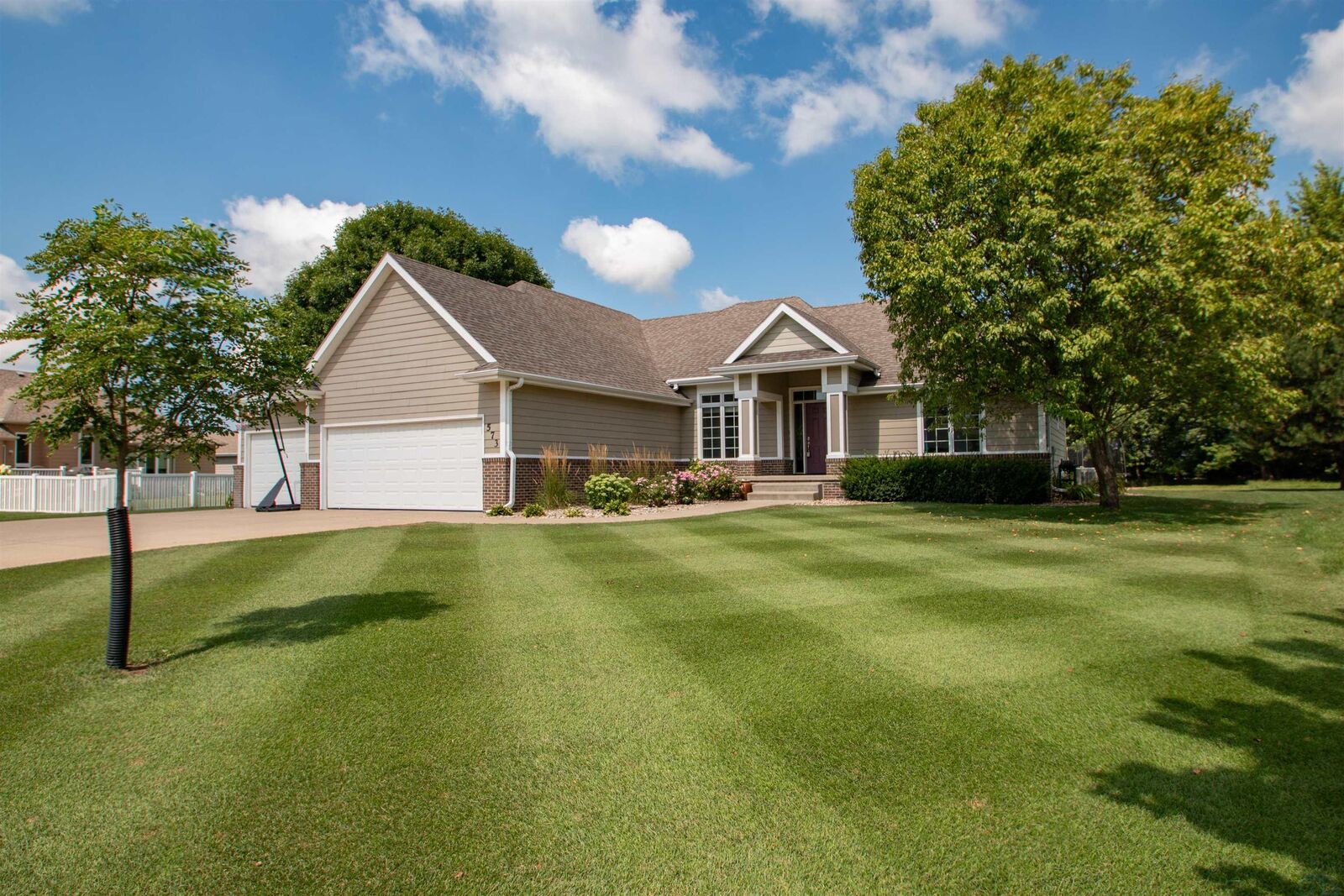 Property Photo: 573 Oxbow Trail SD 57049