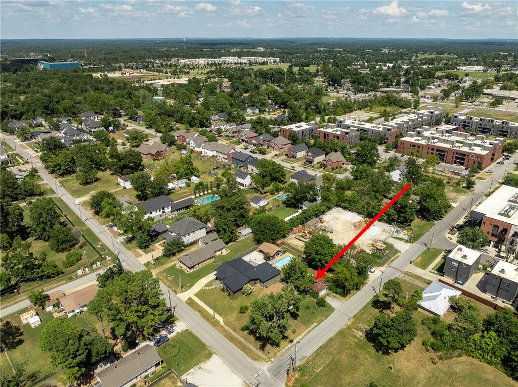 Property Photo:  119 SE F Street  AR 72712