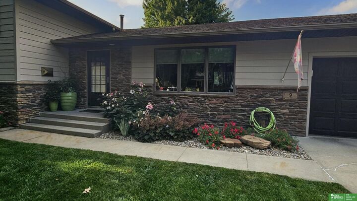 Property Photo:  9 Eastridge Drive  NE 68467 