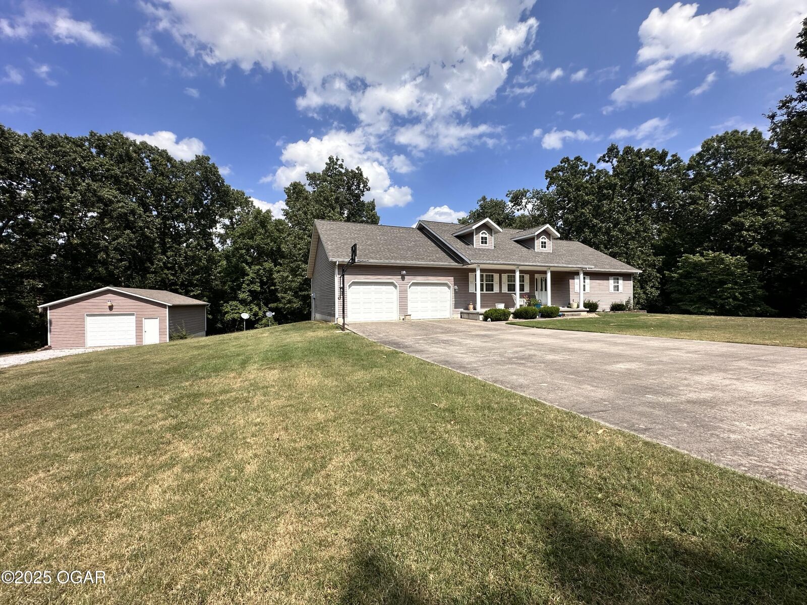 Property Photo:  16693 Isabel Drive  MO 64850 