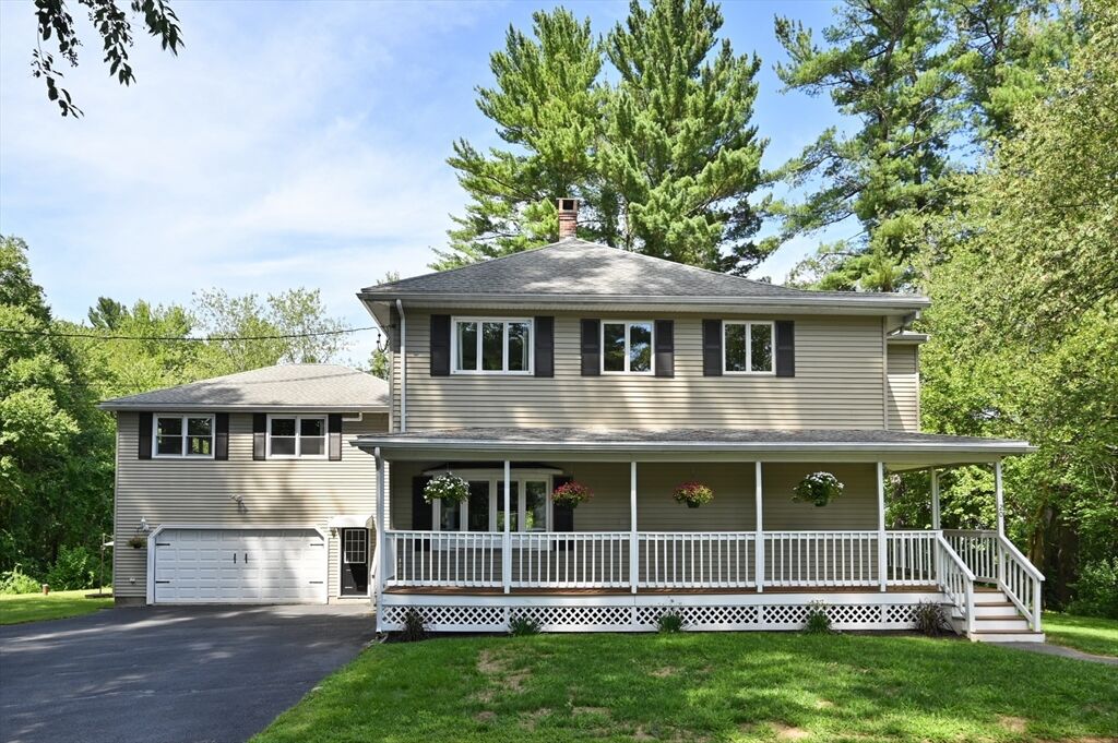 Property Photo:  20 Hemlock Rd  MA 01876 