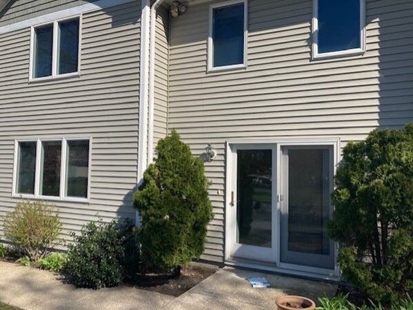 Property Photo:  3 Webster Rd 3  MA 02421 