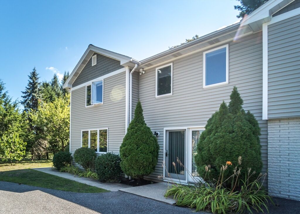 Property Photo:  3 Webster Rd 3  MA 02421 