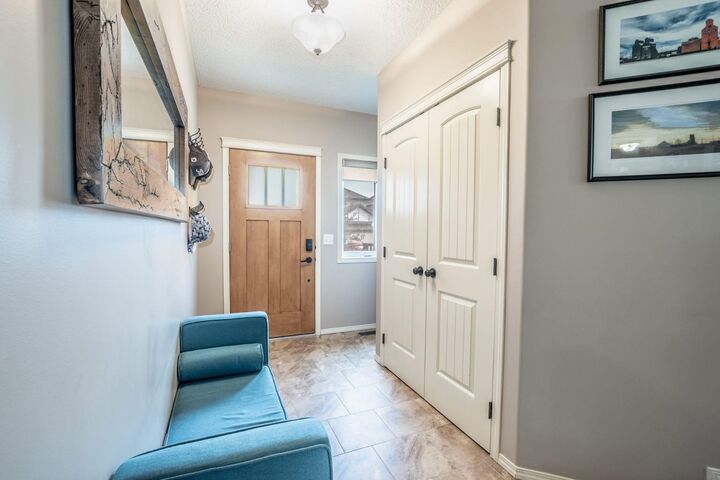Property Photo: 625 Hampshire Way NE AB T1V 0B2