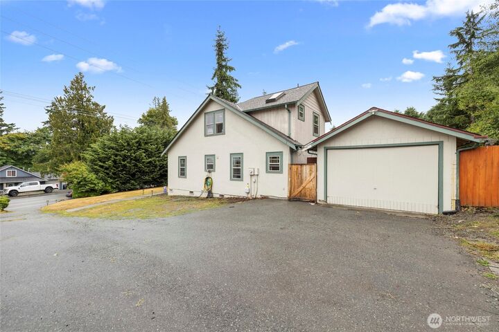 Property Photo: 811 N 18th Street WA 98273
