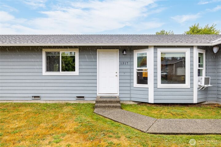 Property Photo: 1317 Jessica Place WA 98274