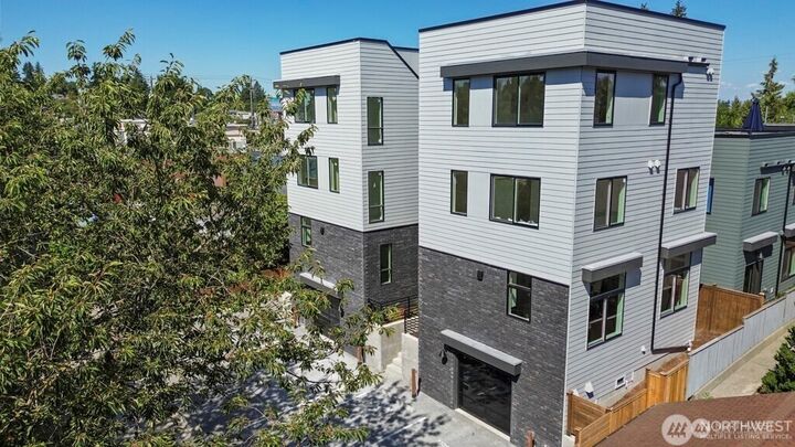 7739  15th Avenue NE C  Seattle WA 98115 photo