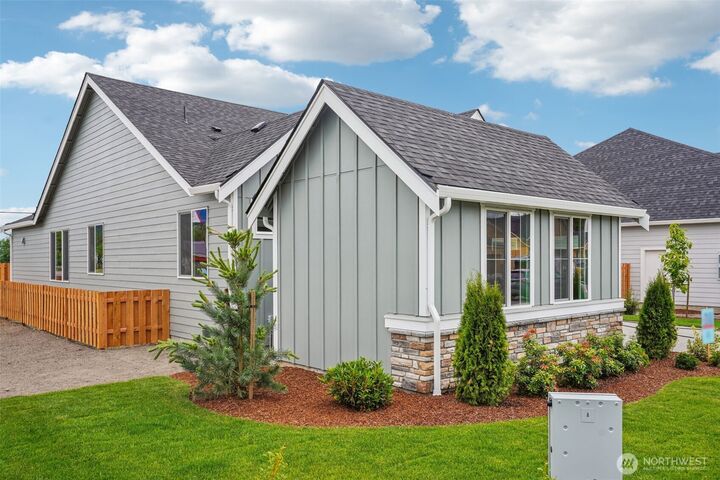 Property Photo:  723  Thompson Drive  WA 98022 