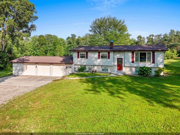 4028 Oakdale Drive  Suamico WI 54313 photo