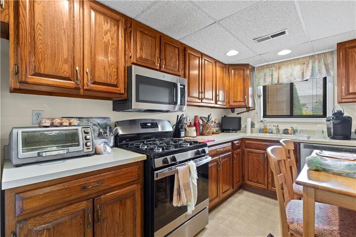 Property Photo: 650 East Greenwich Avenue 2-103 RI 02893