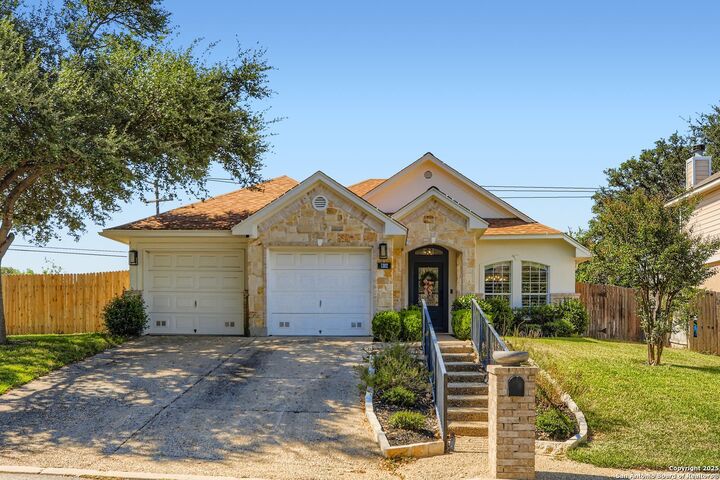 Property Photo: 1302 Brook Blf TX 78248