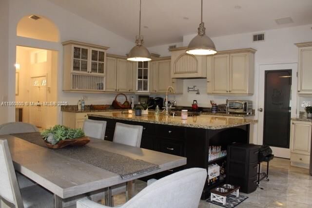 Property Photo: 19922 NW 88th Ave FL 33018