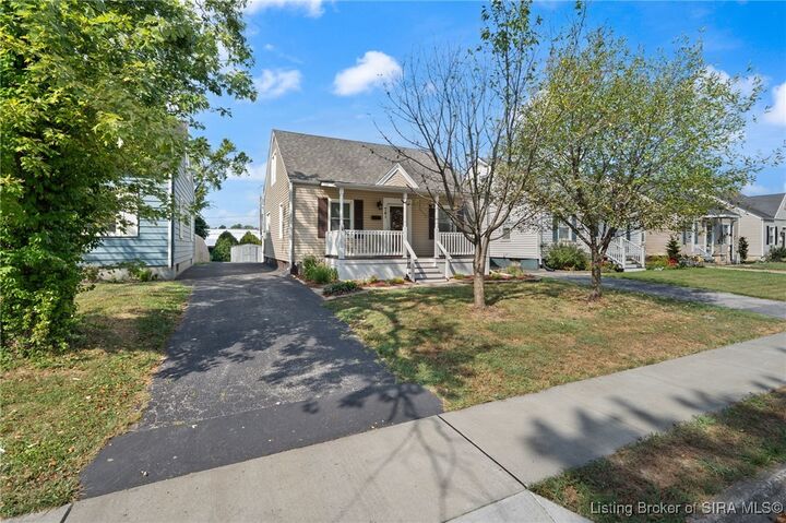 Property Photo: 741 N McKinley Avenue IN 47129