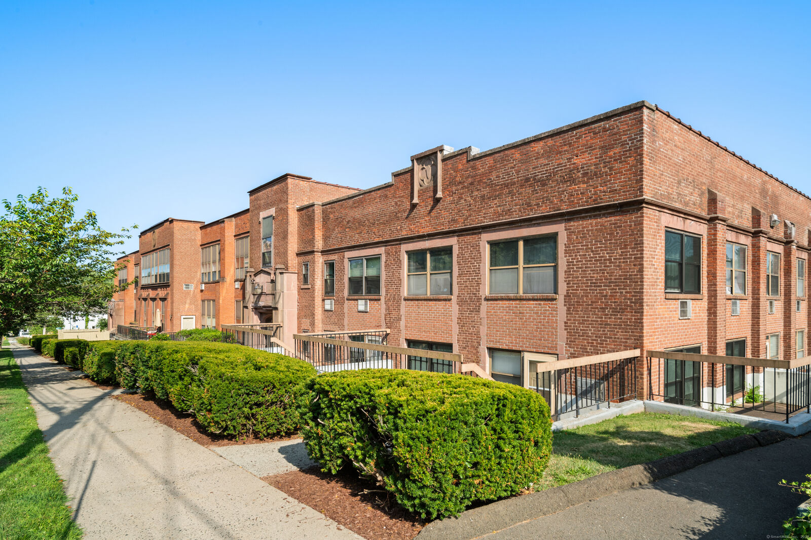 Property Photo:  201 College Street 25  CT 06457 