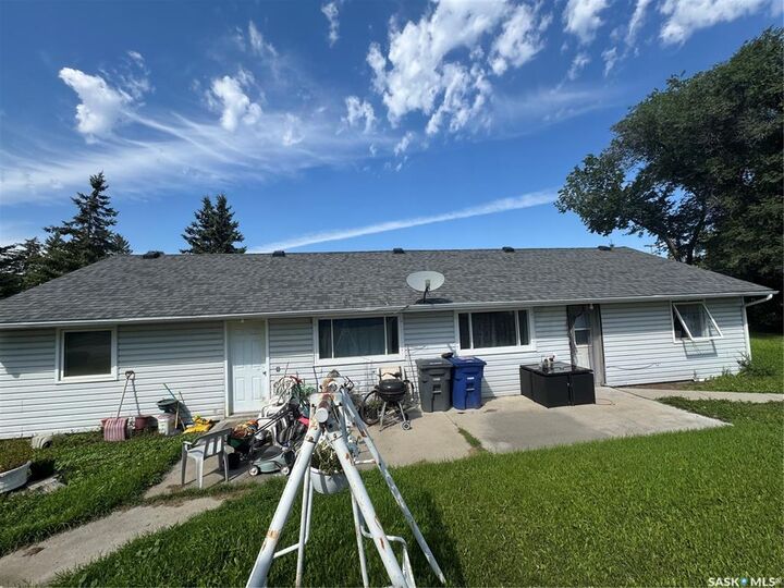 Property Photo: 421 McKenzie Street SK S0L 2N0