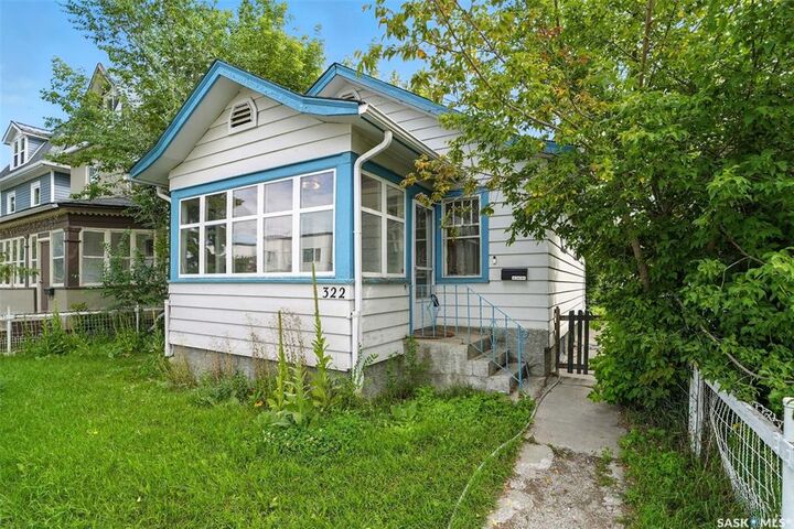 Property Photo:  322 D Avenue S  SK S7M 1R1 