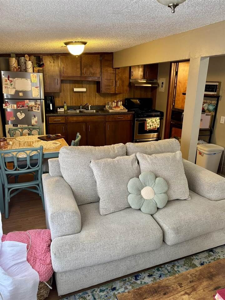 Property Photo: 201 S West 413 W. Maple OK 74074