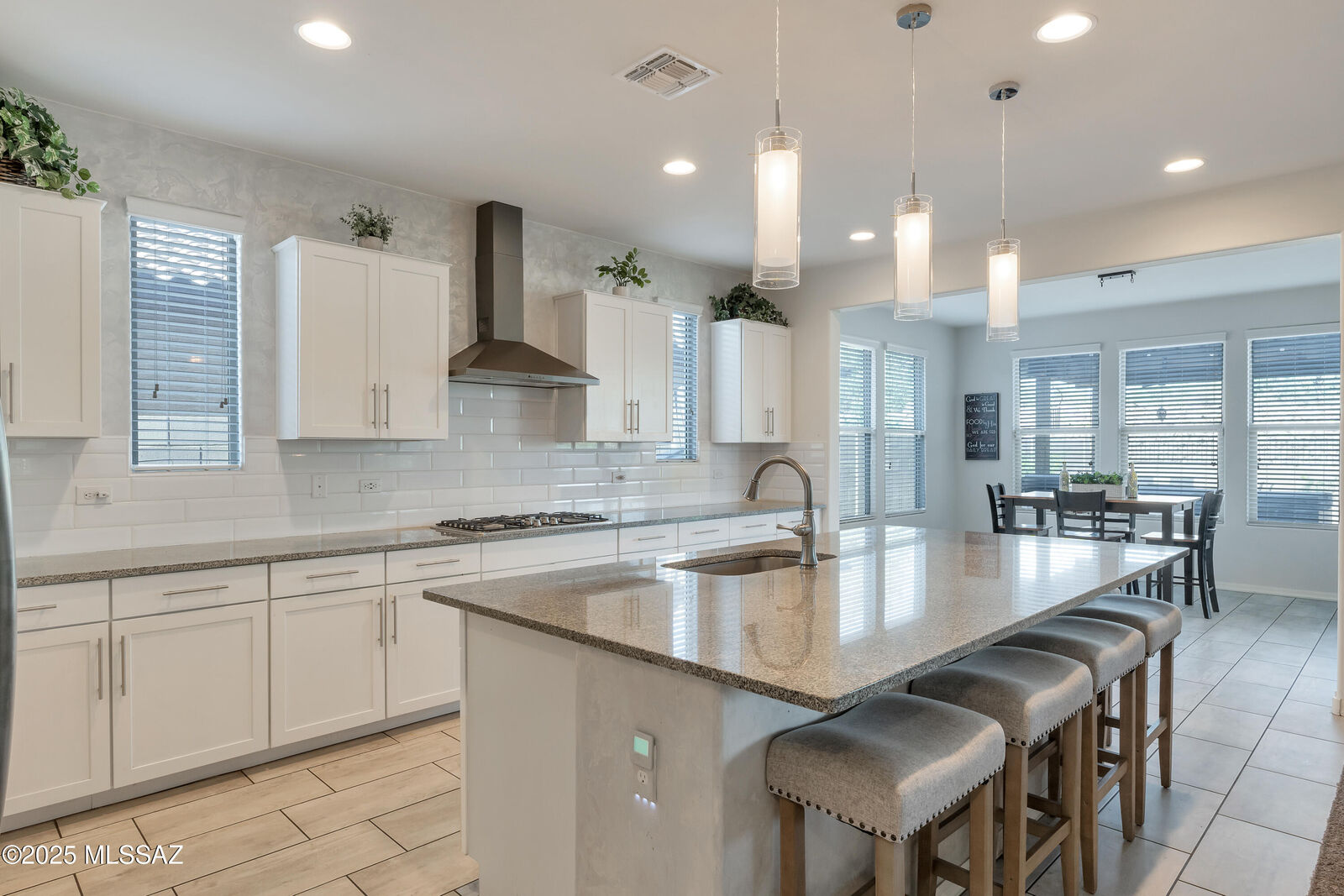 Property Photo: 4813 W Willow Wind Way AZ 85741