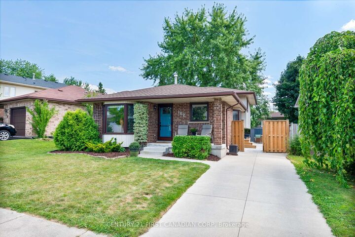 Photo de la propriété: 162 Ashley Crescent ON N6E 3P9