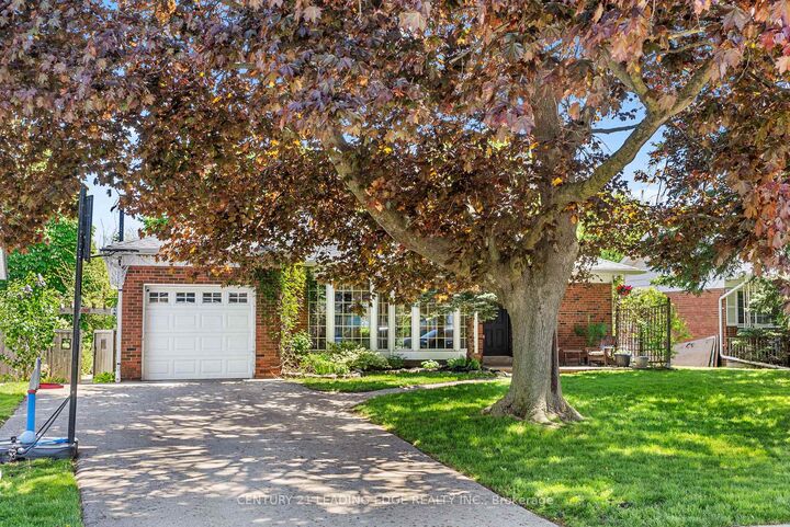 Property Photo: 479 Brownfield Gardens ON M1C 2Y6