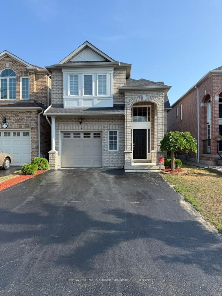 Property Photo:  9 Tracey Court  ON L1R 3R3 