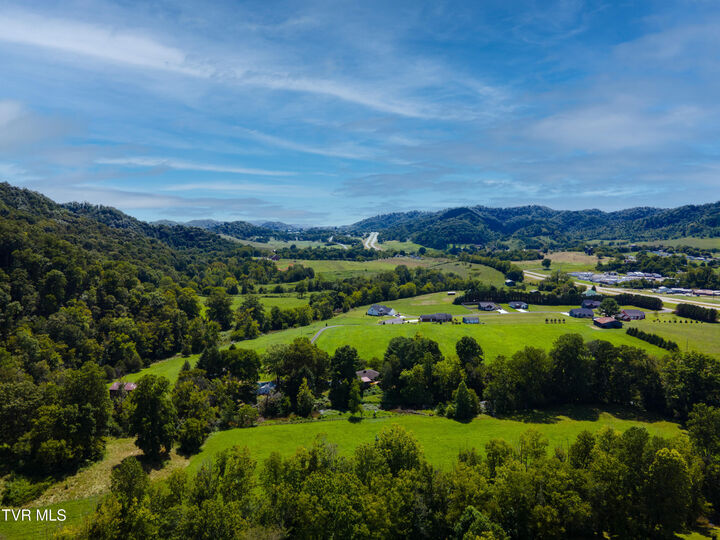 Property Photo:  143 Meadowbrook Lane  TN 37857 