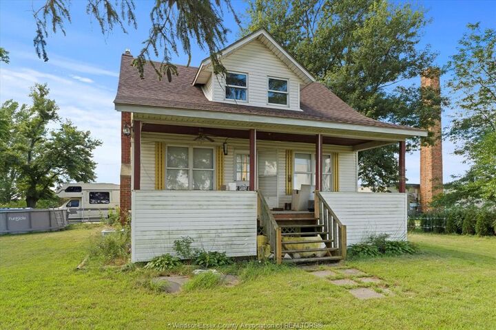 Property Photo:  528 Mersea Road 8  ON N8H 3V8 