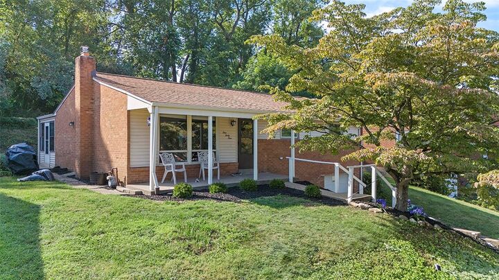 141 Sheldon Ave  Green Tree PA 15220 photo