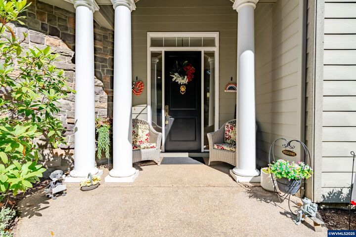 Property Photo: 4598 Grand Fir Ln S OR 97302