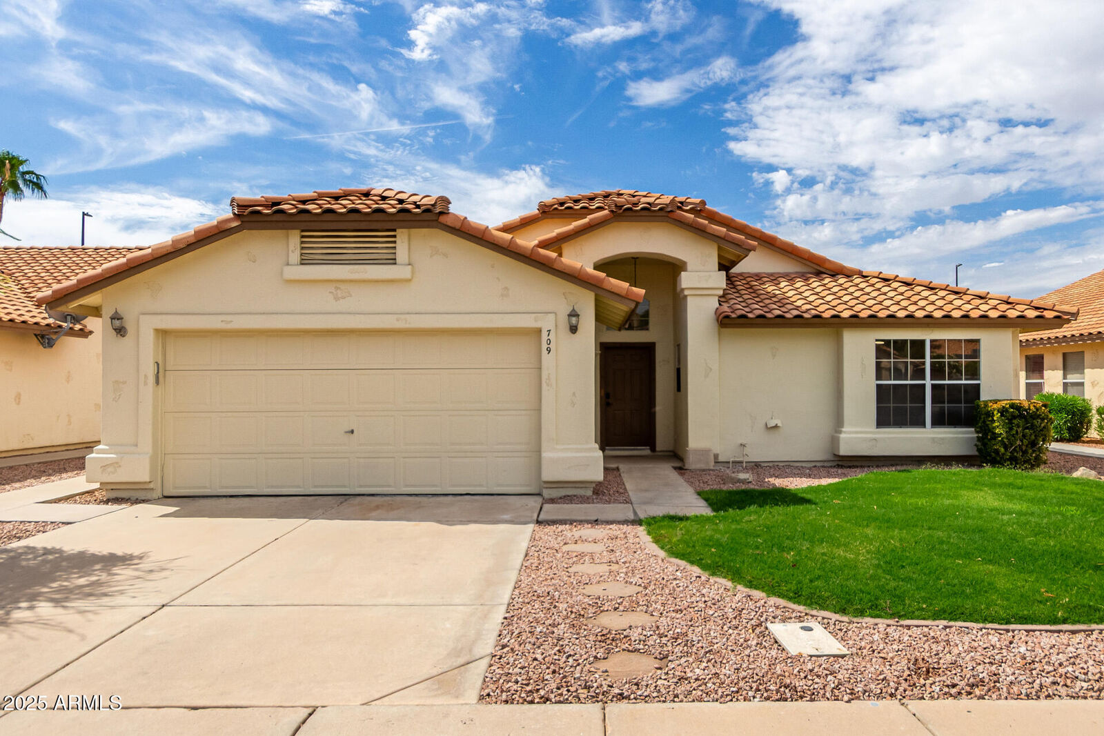 Property Photo: 709 W Catclaw Street AZ 85233