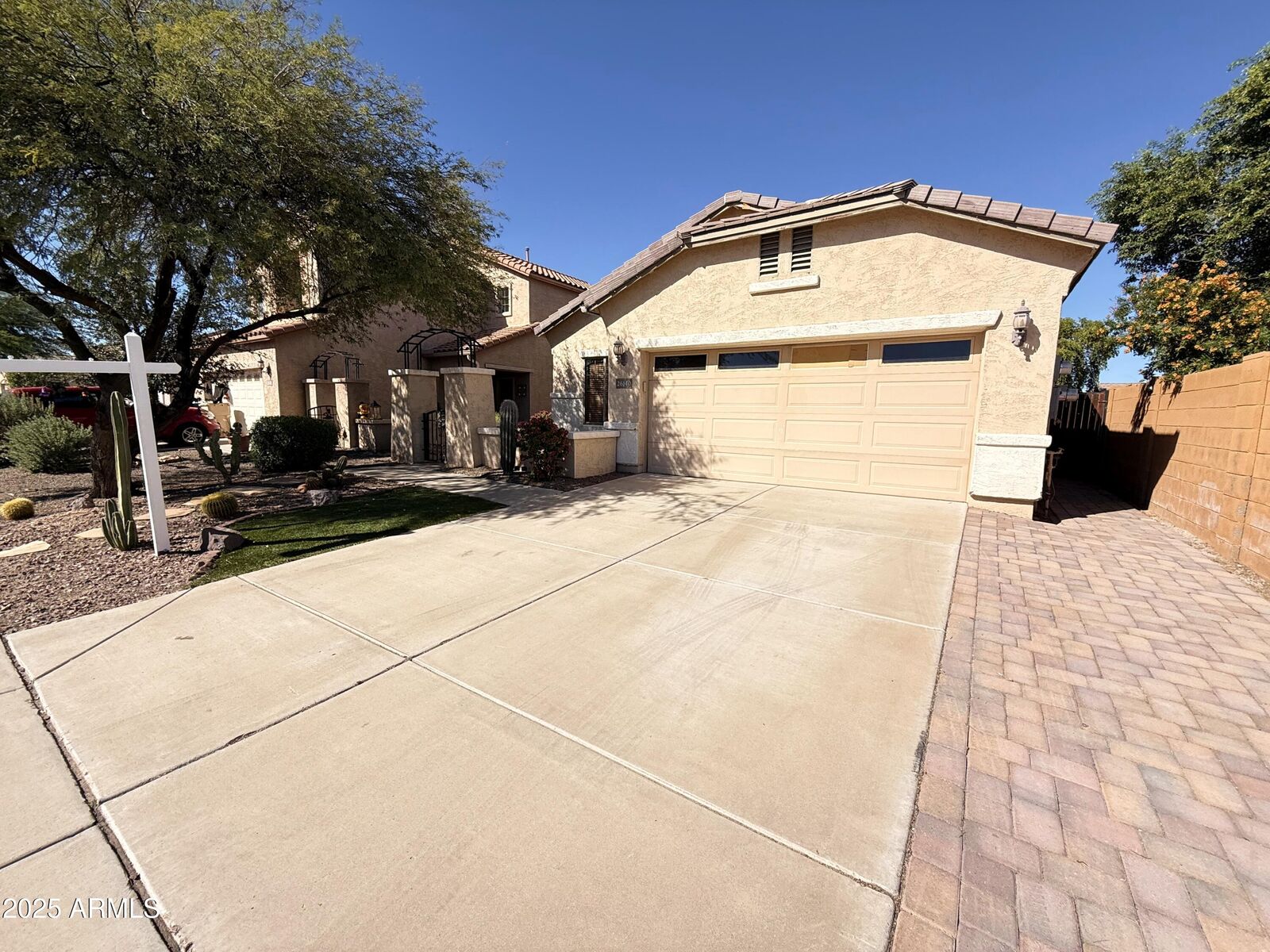 Property Photo: 26140 W Runion Drive AZ 85396