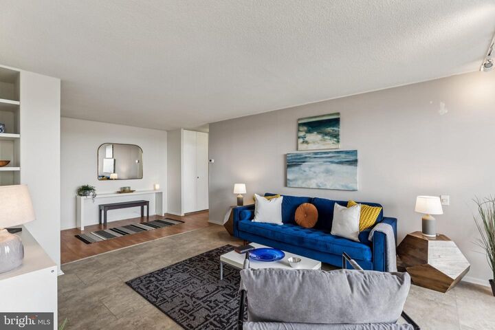 Property Photo:  1326 Spruce Street 42 2304  PA 19107 